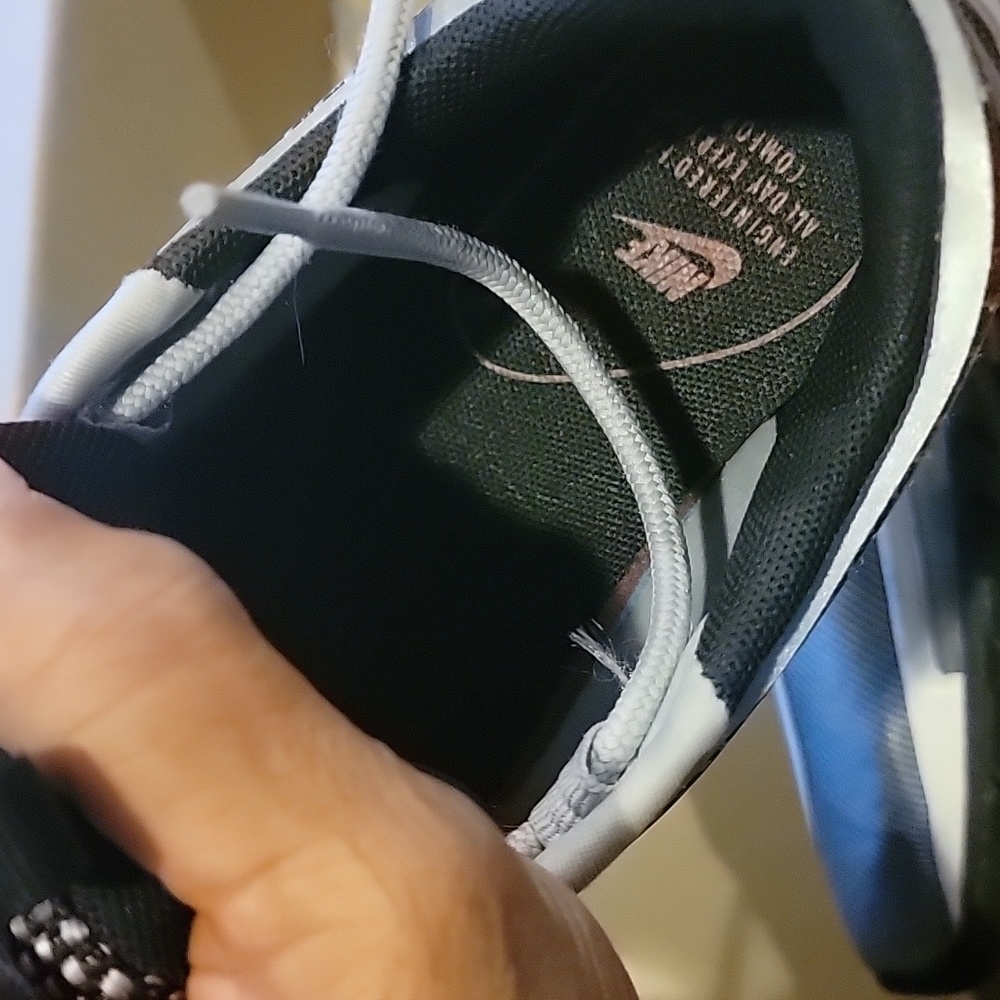 Nike - Picture 6 of 6